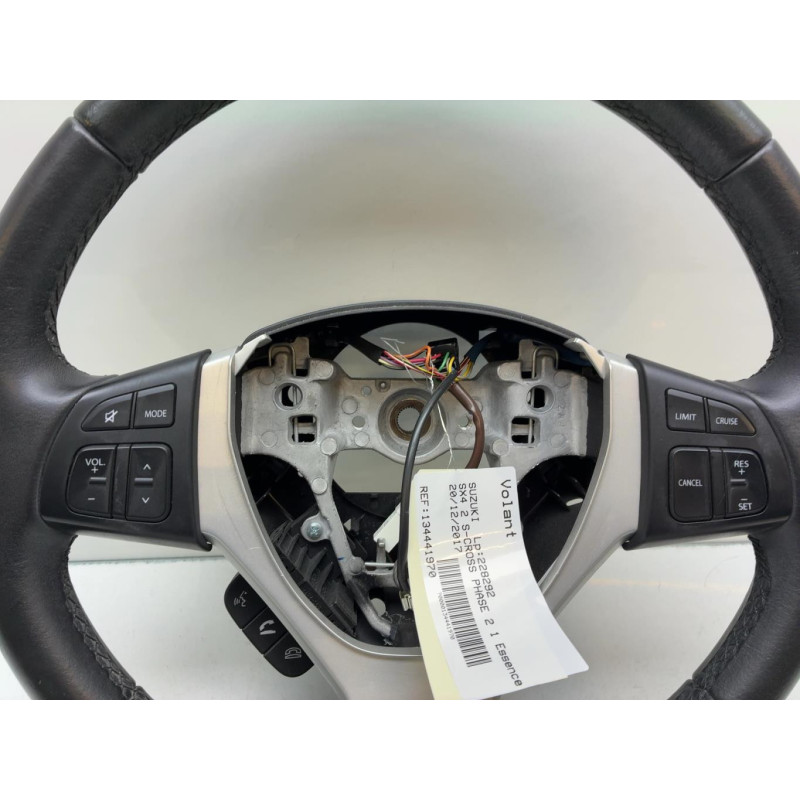 Volant SUZUKI SX4 2 S-CROSS Photo n°4
