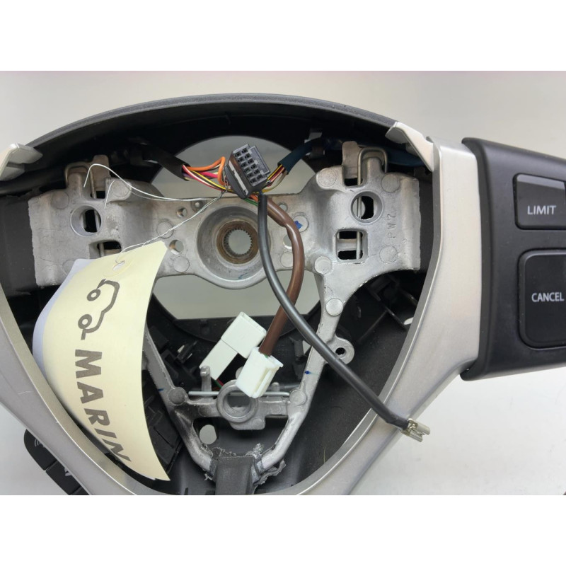 Volant SUZUKI SX4 2 S-CROSS Photo n°5