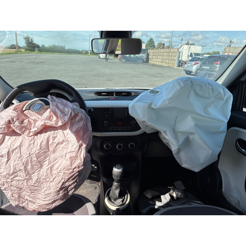 RENAULT TWINGO 3 PHASE 1 1.0i - 12V SCE 65 Photo n°11