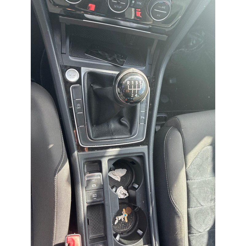 VOLKSWAGEN GOLF 7 PHASE 1 1.6 TDI - 16V TURBO Photo n°23