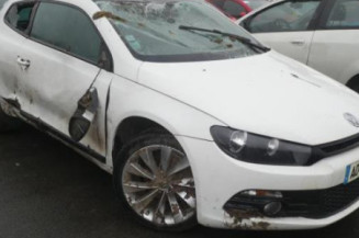 Bras essuie glace avant gauche VOLKSWAGEN SCIROCCO 3