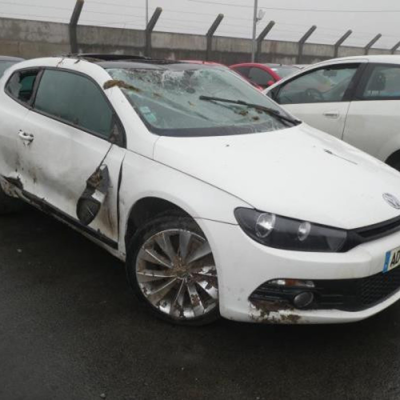 Bras essuie glace avant gauche VOLKSWAGEN SCIROCCO 3 Photo n°3