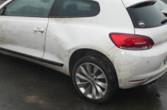 Bras essuie glace avant gauche VOLKSWAGEN SCIROCCO 3