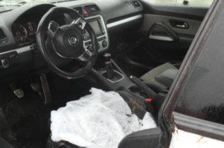 Bras essuie glace avant gauche VOLKSWAGEN SCIROCCO 3