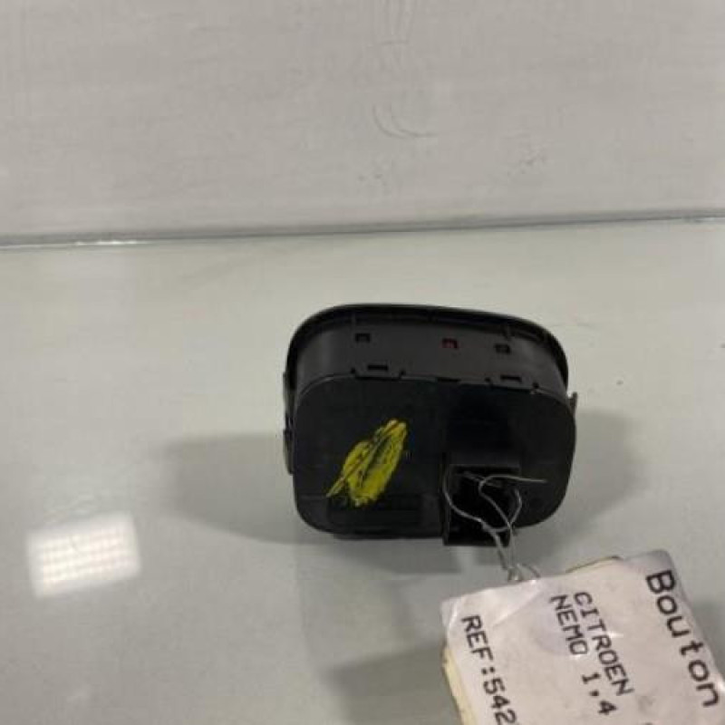 Bouton de warning CITROEN NEMO Photo n°3