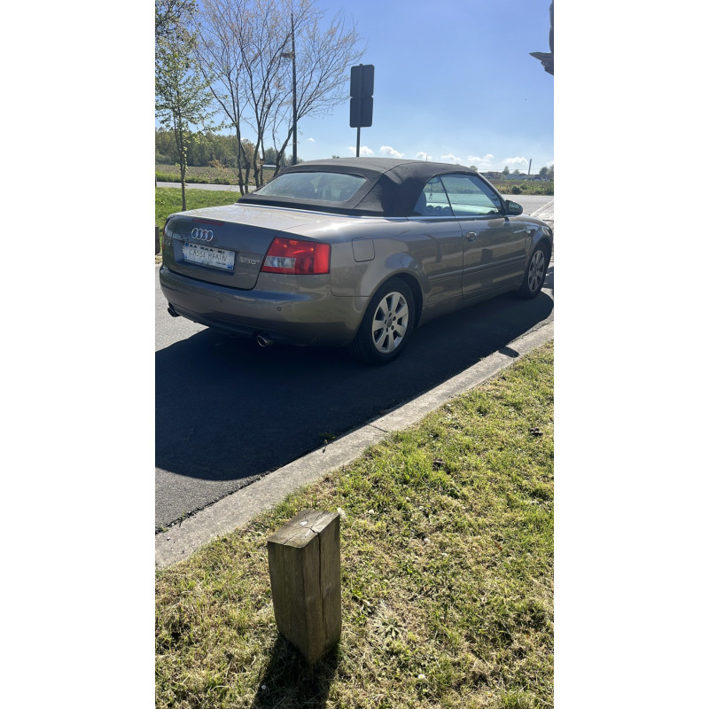 AUDI A4 2 CABRIO PHASE 1 3.0i - 30V V6 Photo n°3