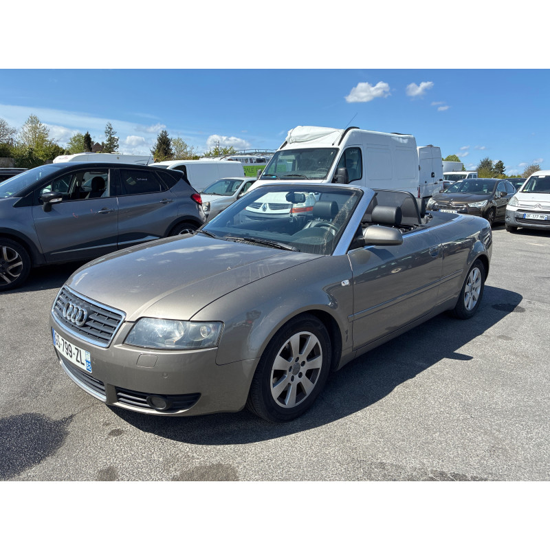 AUDI A4 2 CABRIO PHASE 1 3.0i - 30V V6 Photo n°14