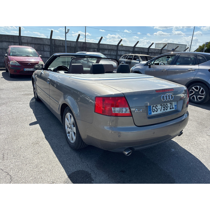 AUDI A4 2 CABRIO PHASE 1 3.0i - 30V V6 Photo n°17