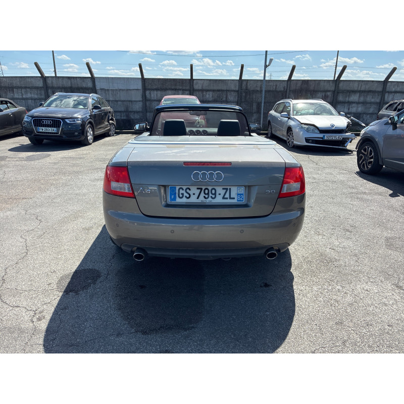 AUDI A4 2 CABRIO PHASE 1 3.0i - 30V V6 Photo n°18