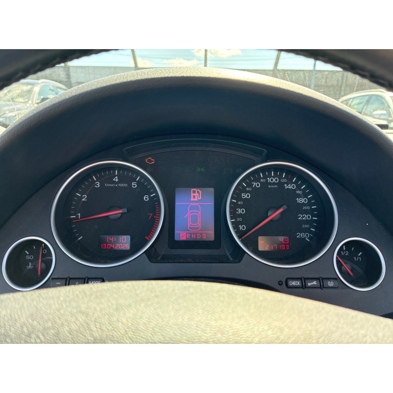 AUDI A4 2 CABRIO PHASE 1 3.0i - 30V V6 Photo n°27