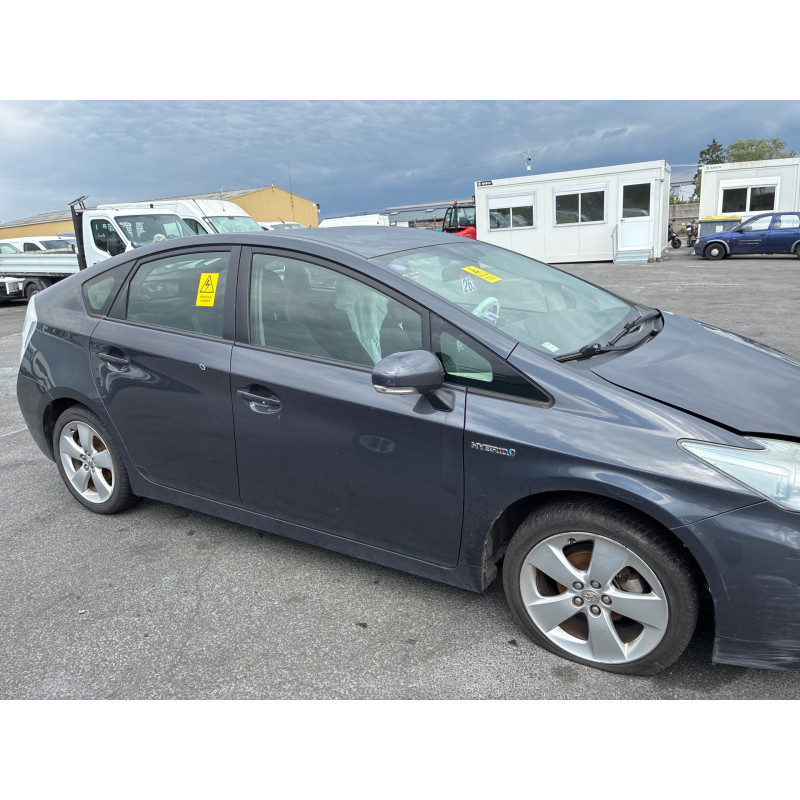 TOYOTA PRIUS 3 PHASE 1 1.8i - 16V HYBRID Photo n°5
