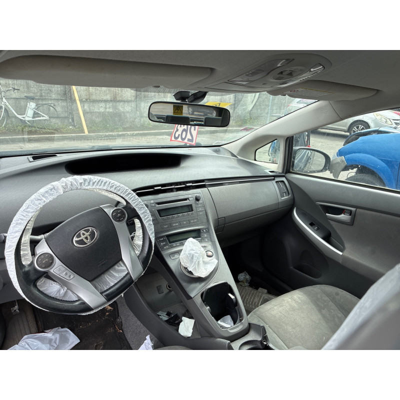 TOYOTA PRIUS 3 PHASE 1 1.8i - 16V HYBRID Photo n°10