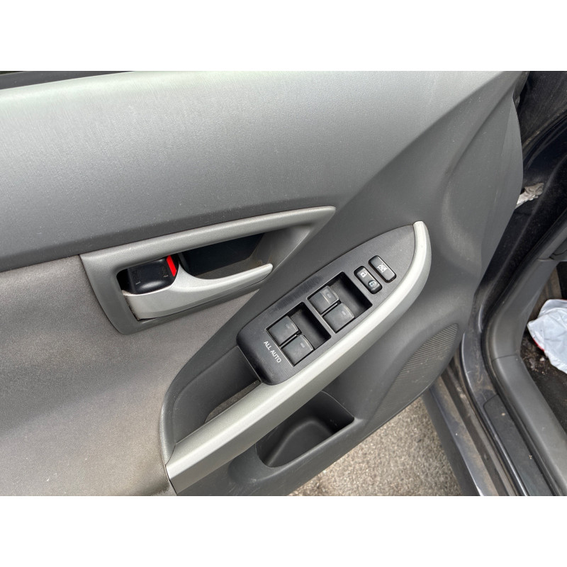 TOYOTA PRIUS 3 PHASE 1 1.8i - 16V HYBRID Photo n°13