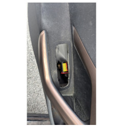 Moteur essuie glace arriere PEUGEOT 208 1