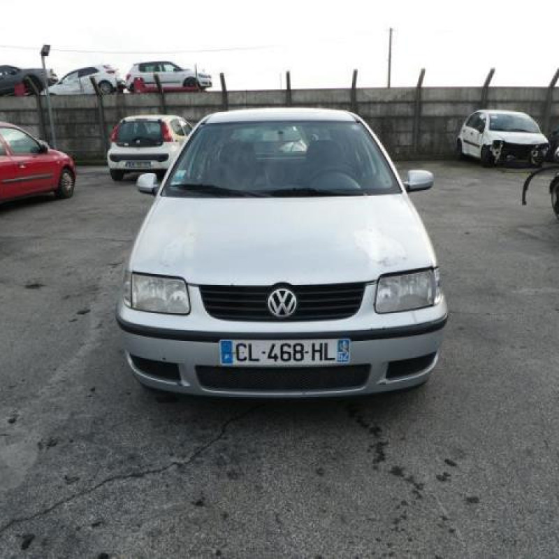 Pare choc arriere VOLKSWAGEN POLO 3 Photo n°9