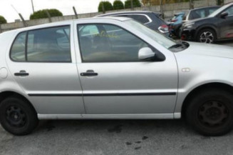Pare choc arriere VOLKSWAGEN POLO 3