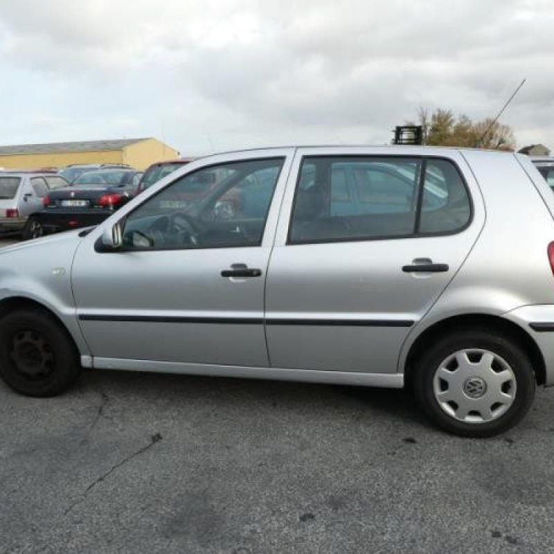 Pare choc arriere VOLKSWAGEN POLO 3 Photo n°12