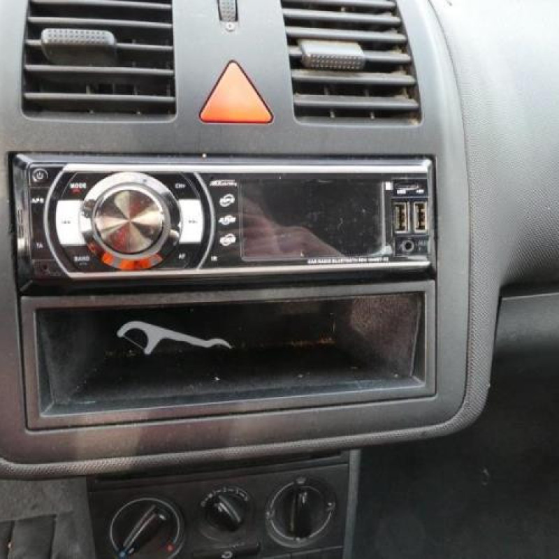 Pare choc arriere VOLKSWAGEN POLO 3 Photo n°16