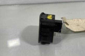 Bouton de warning PEUGEOT BIPPER