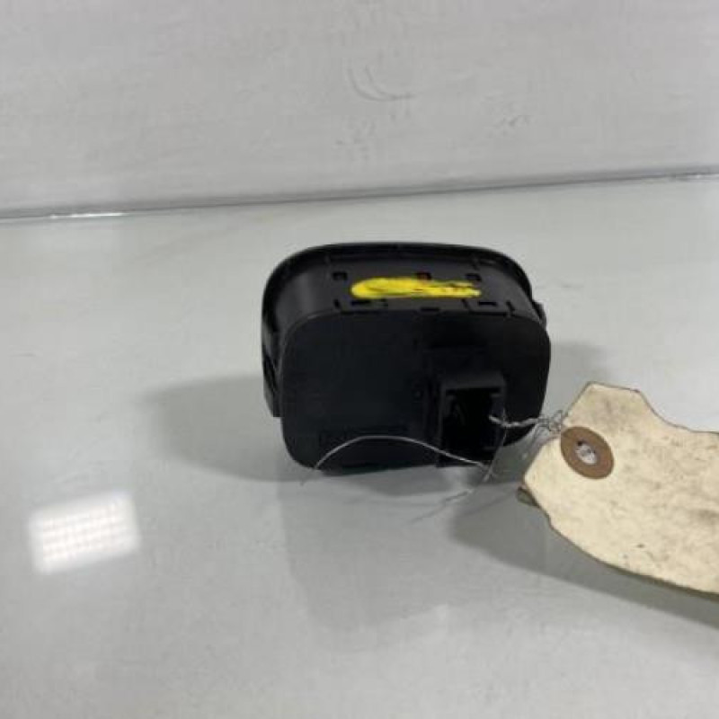 Bouton de warning PEUGEOT BIPPER Photo n°3