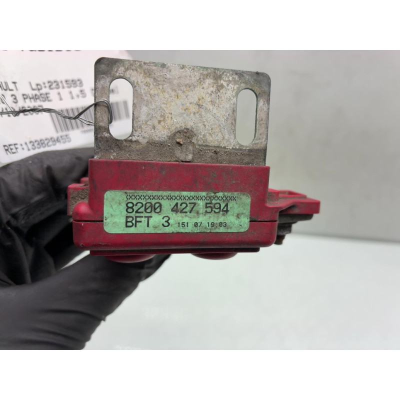 Porte fusible RENAULT CLIO 3 Photo n°4