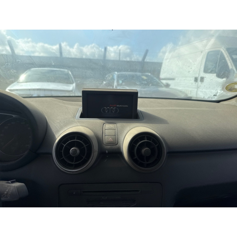 AUDI A1 1 SPORTBACK PHASE 1 1.6 TDI - 16V TURBO Photo n°11