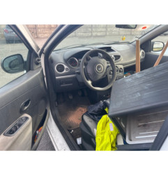 Vitre avant gauche RENAULT CLIO 3
