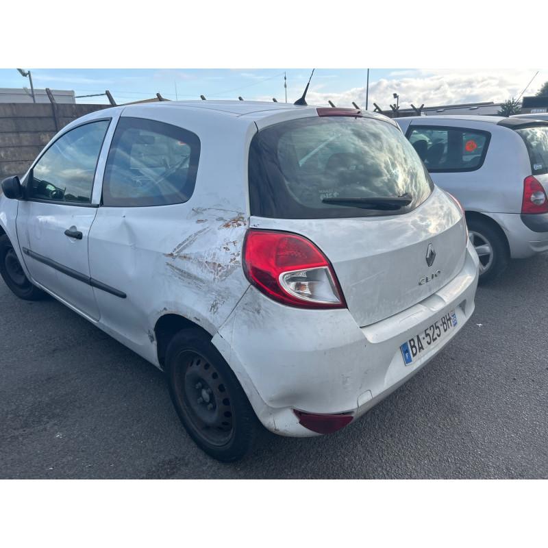 Vitre avant gauche RENAULT CLIO 3 Photo n°13