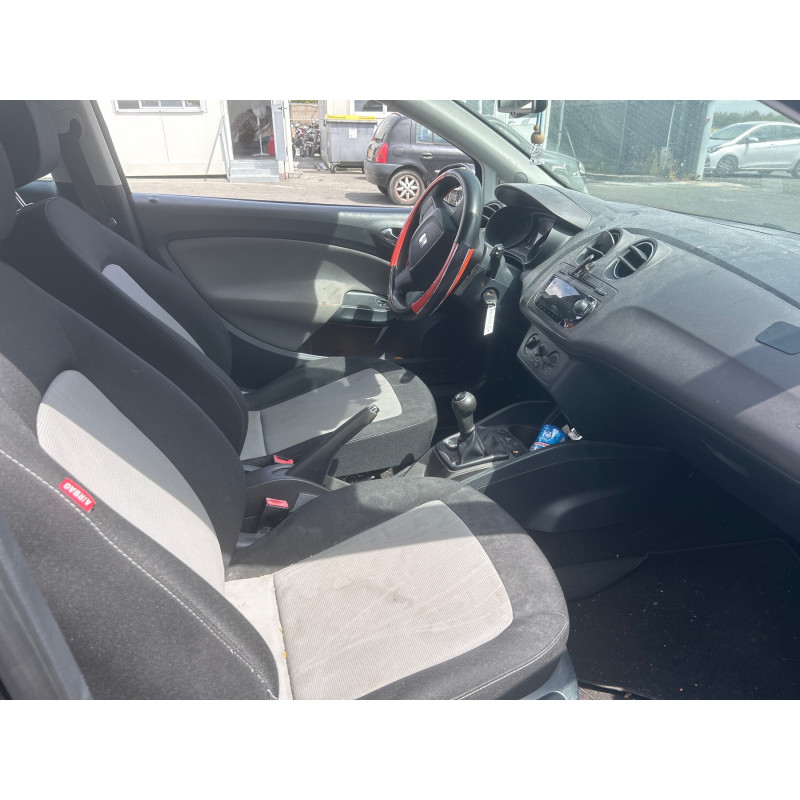 Attache ceinture avant gauche SEAT IBIZA 4 Photo n°5