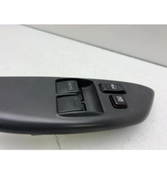 Interrupteur de leve vitre avant gauche TOYOTA YARIS 1