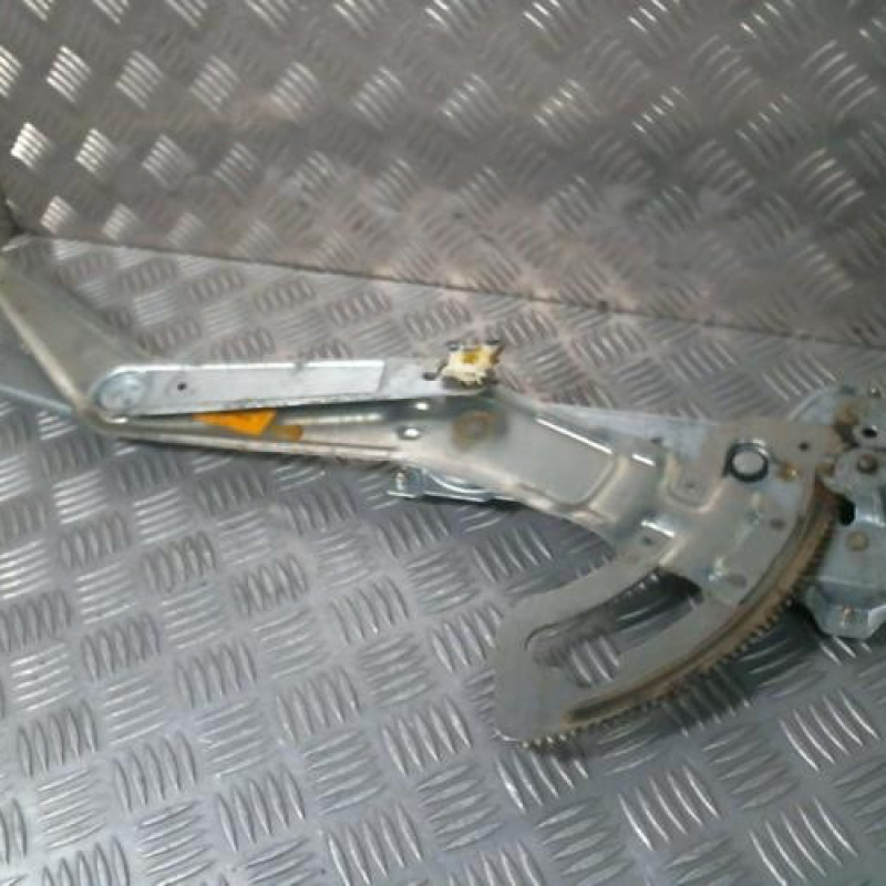 Leve vitre electrique avant droit PEUGEOT 406 Photo n°1