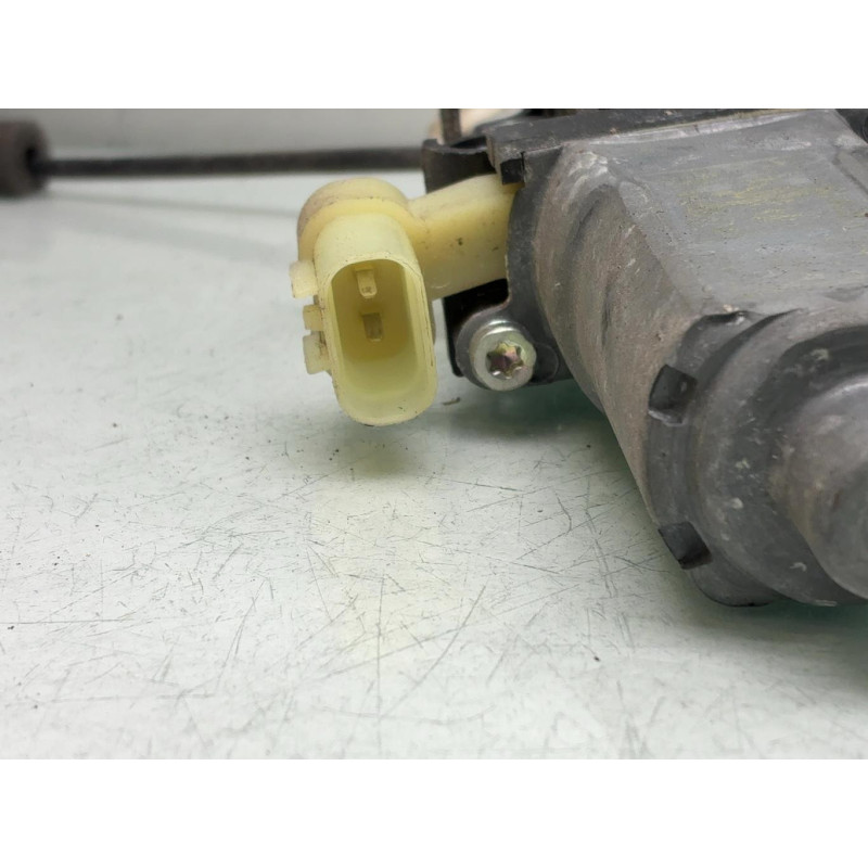 Leve vitre electrique avant droit HYUNDAI GETZ Photo n°6