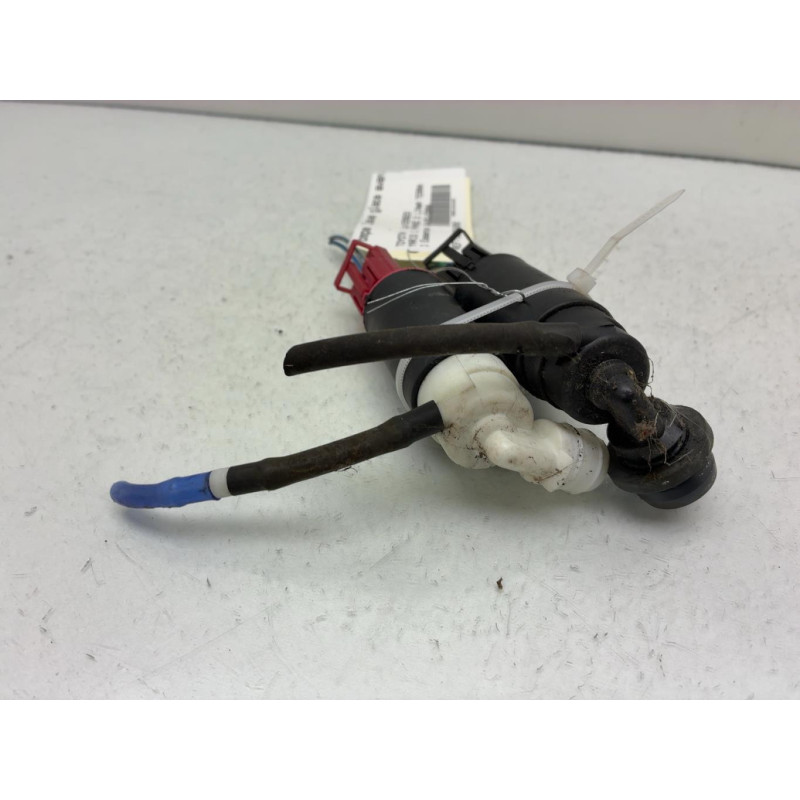Pompe lave glace avant TOYOTA YARIS 1 Photo n°4