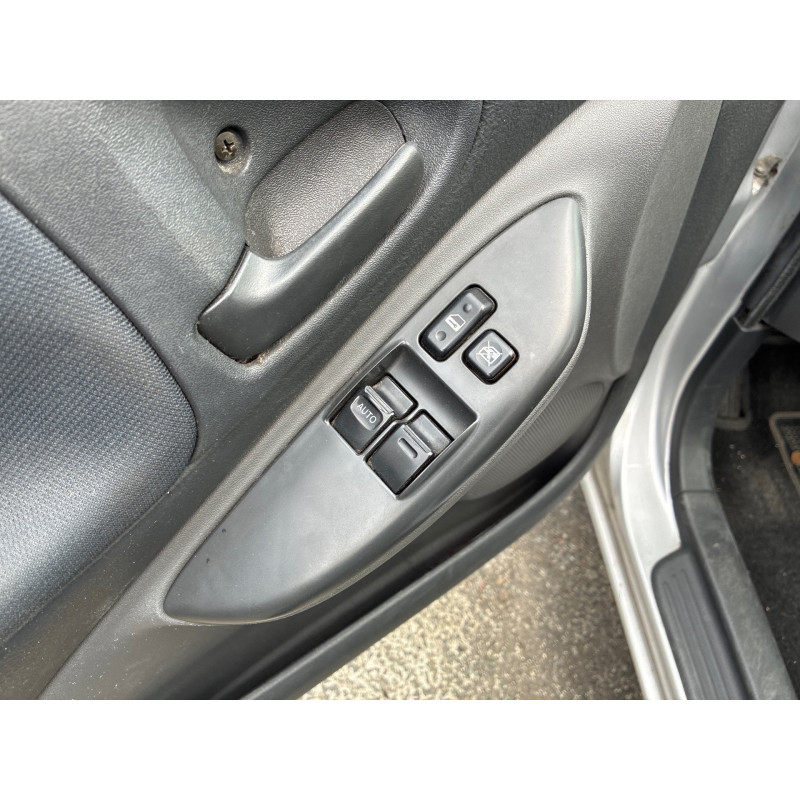Pompe lave glace avant TOYOTA YARIS 1 Photo n°19
