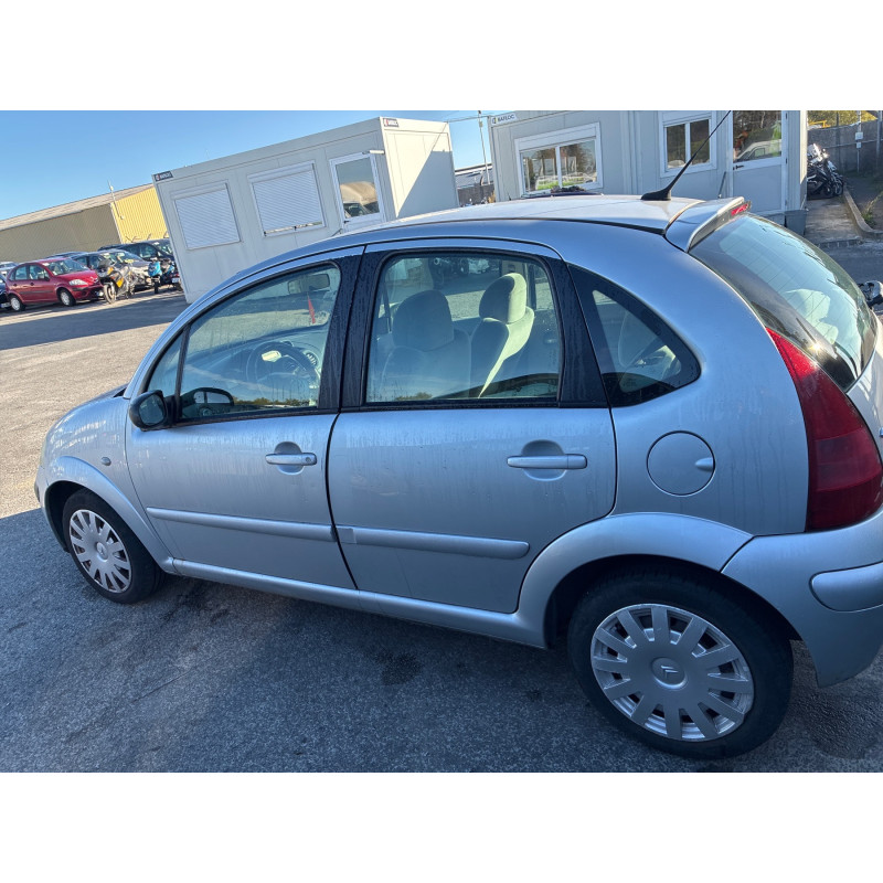 CITROEN C3 1 PHASE 1 1.4i - 8V Photo n°4