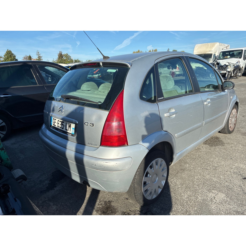 CITROEN C3 1 PHASE 1 1.4i - 8V Photo n°5