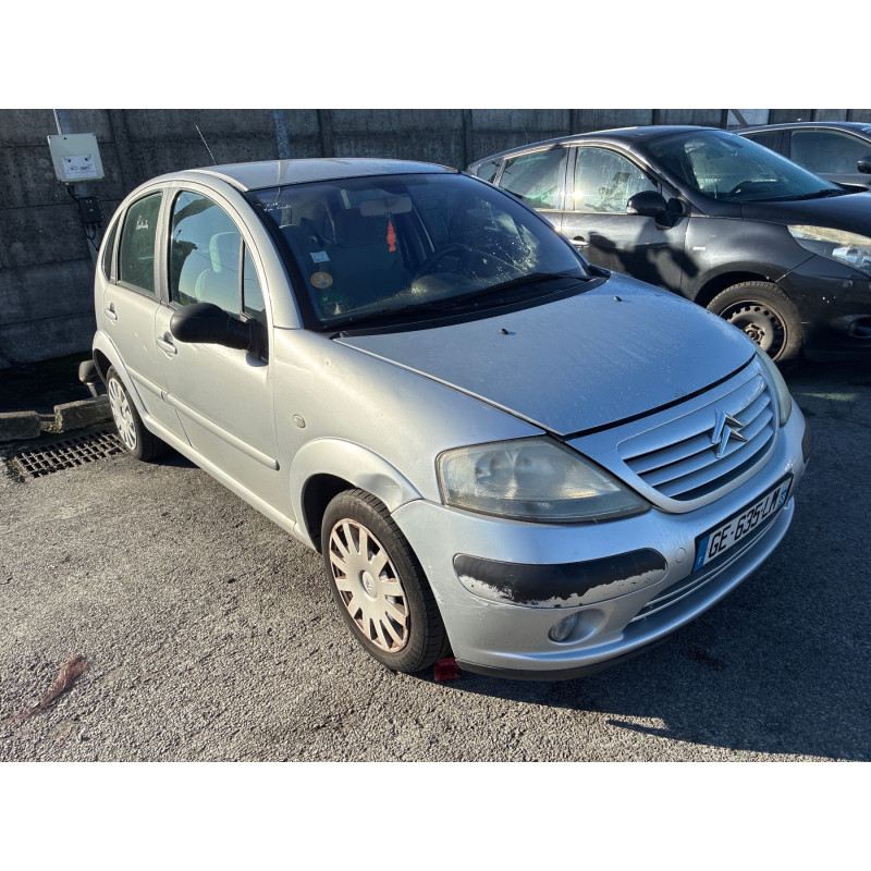 CITROEN C3 1 PHASE 1 1.4i - 8V Photo n°8