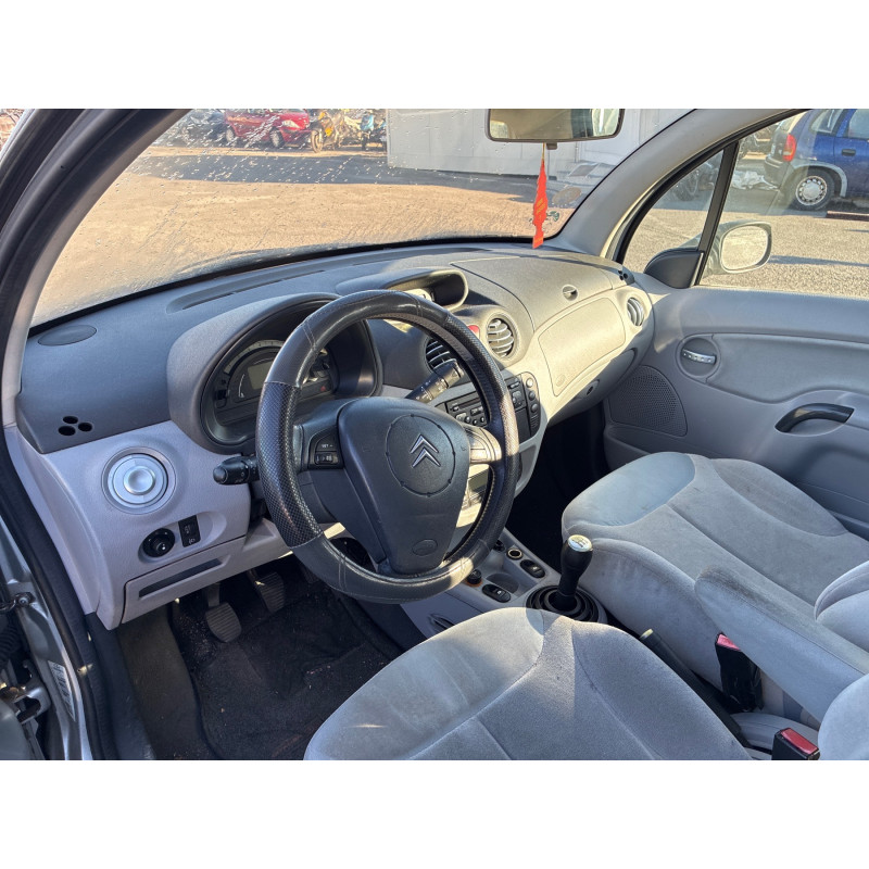 CITROEN C3 1 PHASE 1 1.4i - 8V Photo n°10