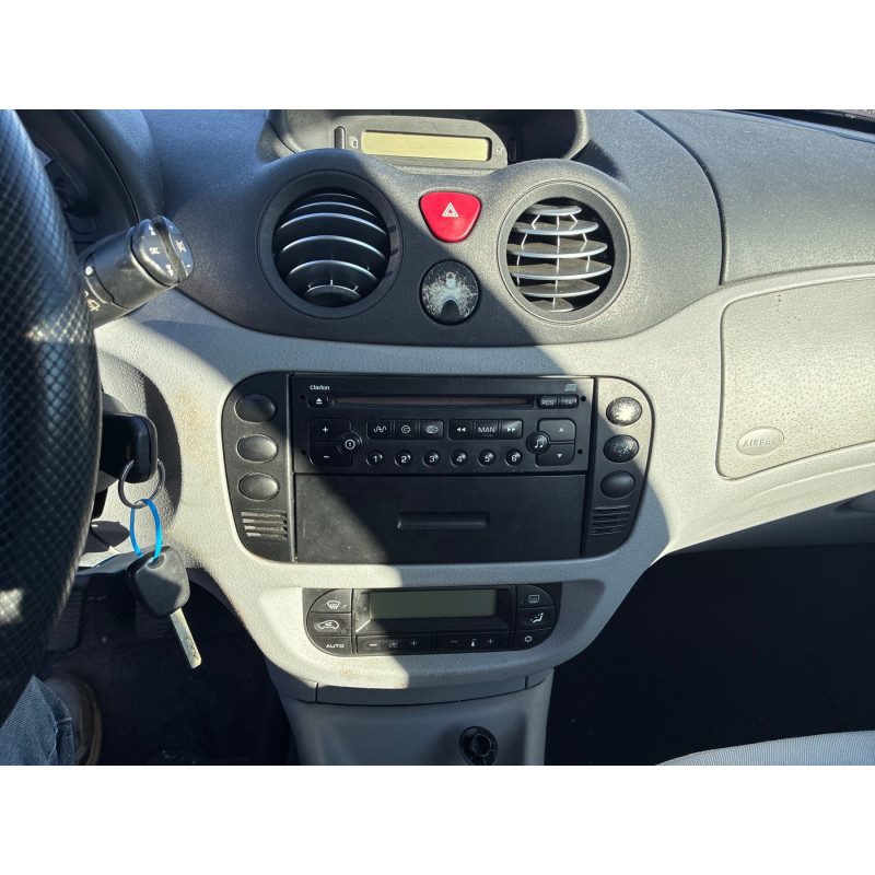 CITROEN C3 1 PHASE 1 1.4i - 8V Photo n°11