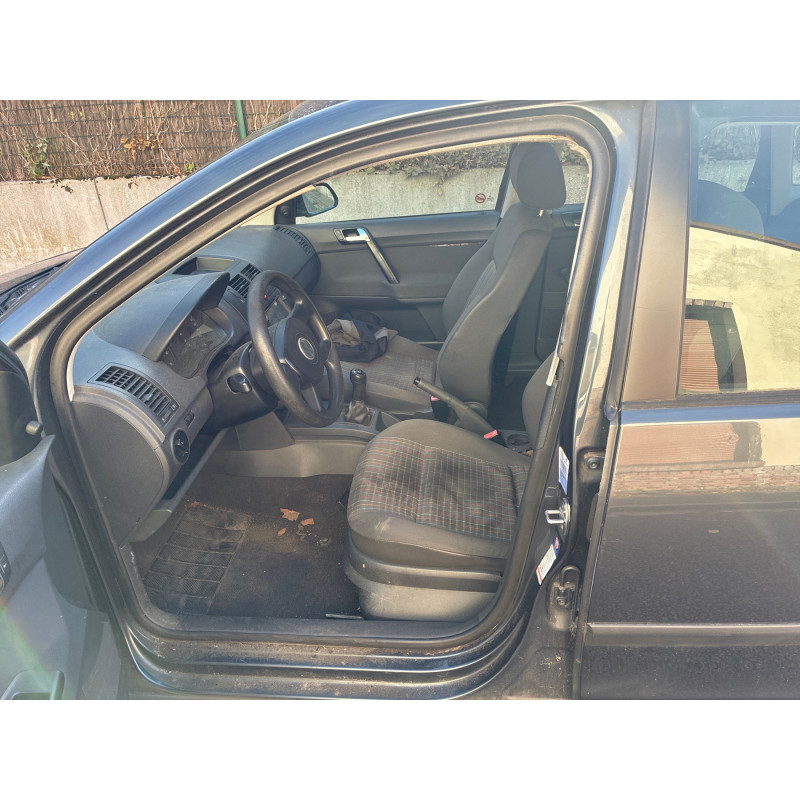 VOLKSWAGEN POLO 4 PHASE 2 1.2i - 6V Photo n°6