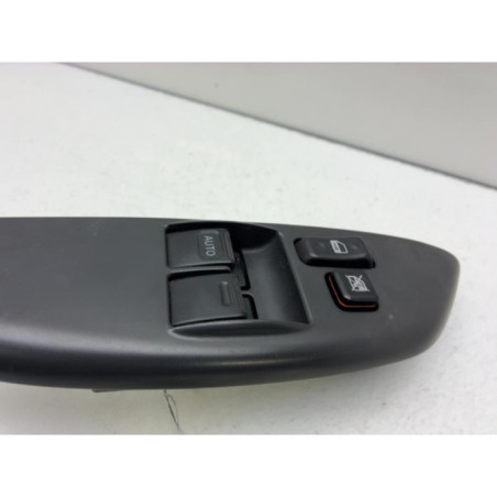 Interrupteur de leve vitre avant gauche TOYOTA YARIS 1
