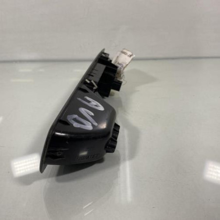 Interrupteur de leve vitre avant droit RENAULT MEGANE 3