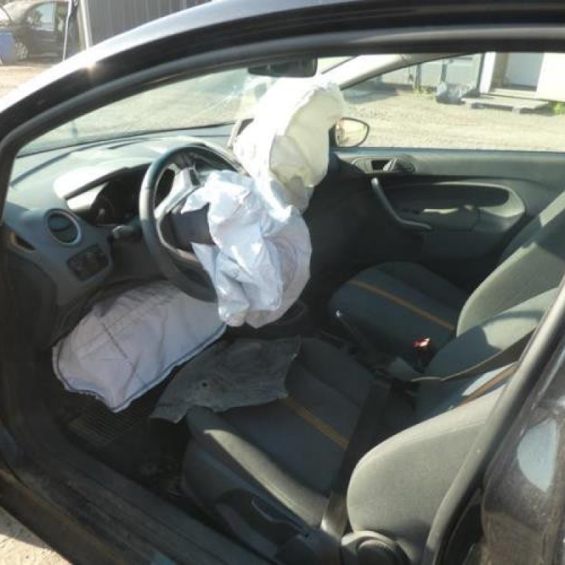 Compresseur clim FORD FIESTA 6 Photo n°8