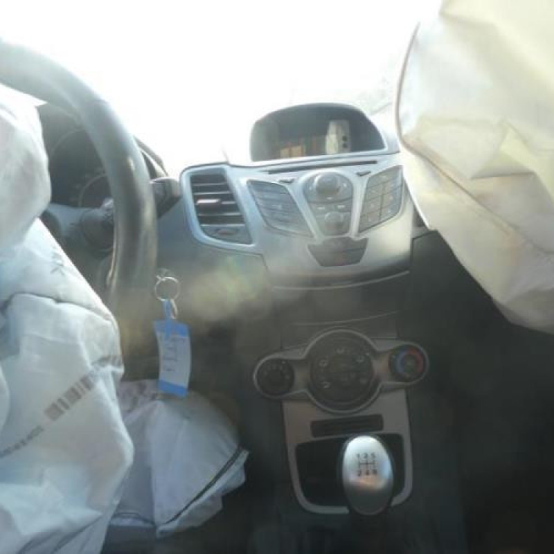 Compresseur clim FORD FIESTA 6 Photo n°11