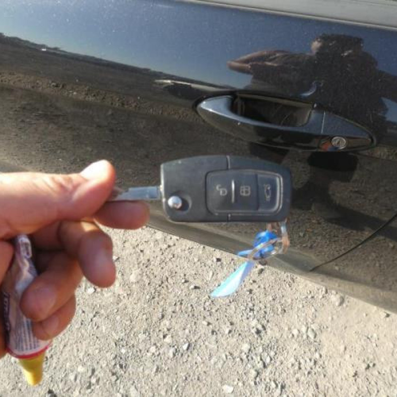 Compresseur clim FORD FIESTA 6 Photo n°17