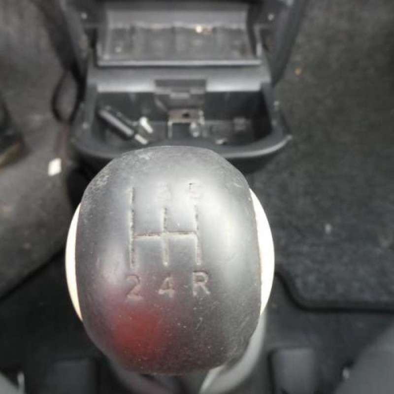 Compresseur clim NISSAN MICRA 3 Photo n°8
