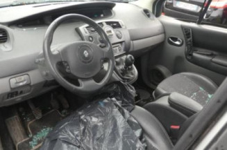 Pretensionneur de ceinture avant droit RENAULT GRAND SCENIC 2