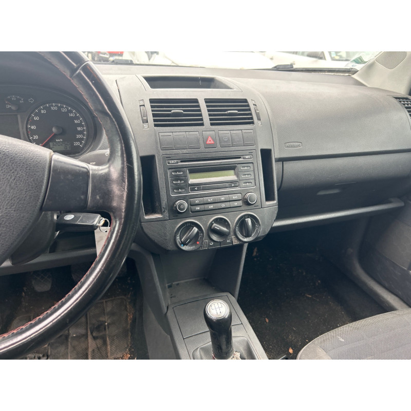 VOLKSWAGEN POLO 4 PHASE 2 1.4 TDI - 6V TURBO Photo n°9