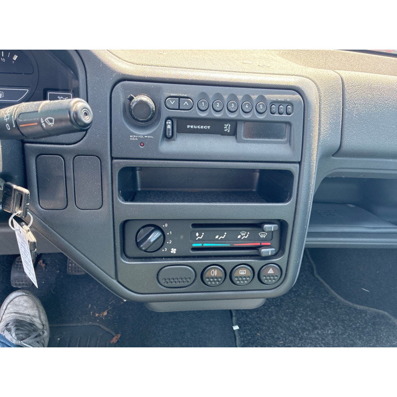 PEUGEOT 106 PHASE 1 1.0i - 8V Photo n°1