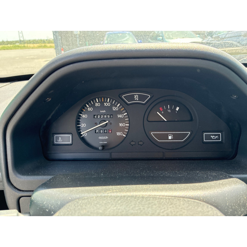 PEUGEOT 106 PHASE 1 1.0i - 8V Photo n°6